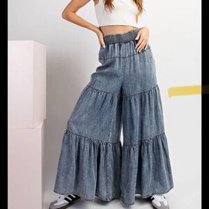 eesome Blue Chambray Tiered Wide-Leg Pants